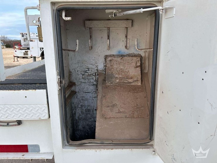 2004-international-durastar-4300-image-28