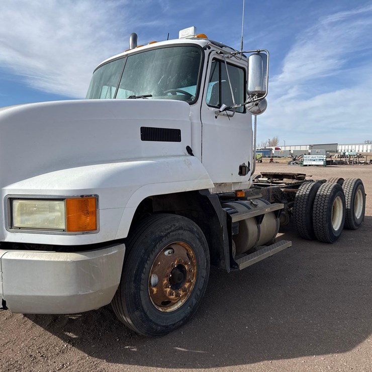 2003 MACK CH613