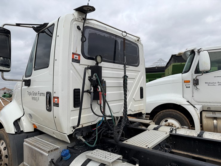 2016-international-prostar-image-28