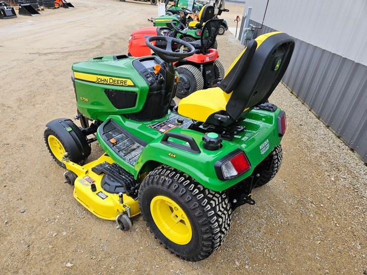 2020-john-deere-x758-image-3