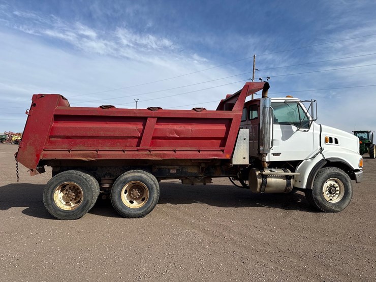 2005-sterling-lt8500-image-6