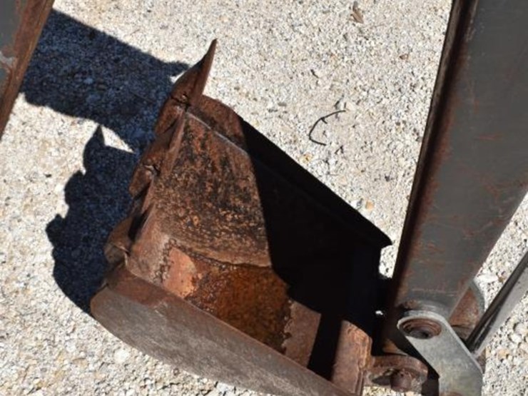 contractor-tlb-20d-tractor-w/-loader-and-backhoe-(will-not-move)-(serial-#-image-9