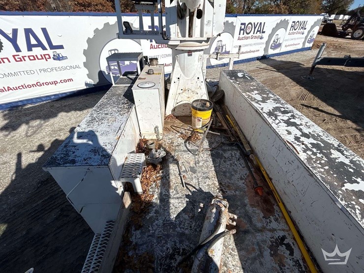 2019-freightliner-m2-106-image-34