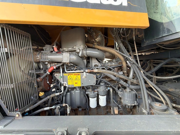 2016-agco-terragator-9300-image-21