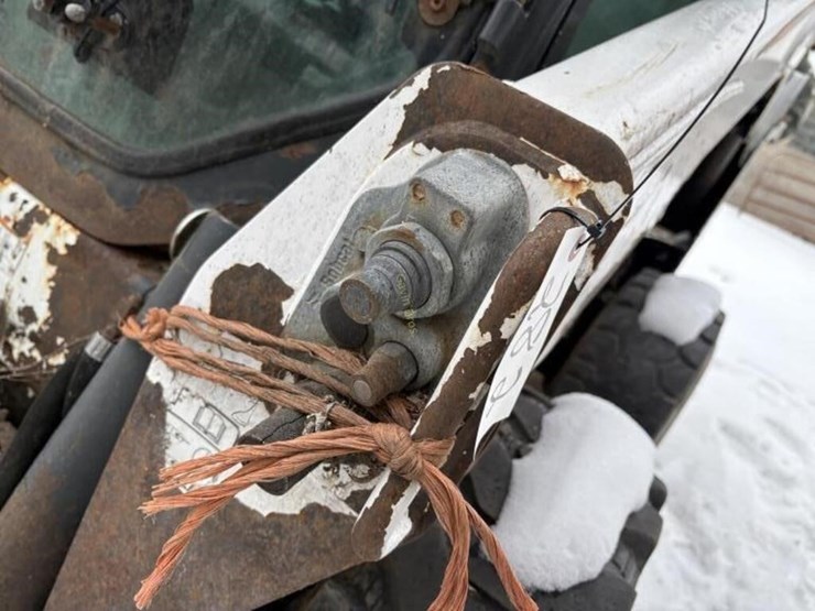 2015-bobcat-s590-image-19