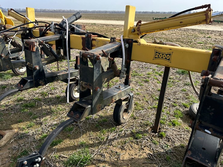 2000-landoll-2000-image-29