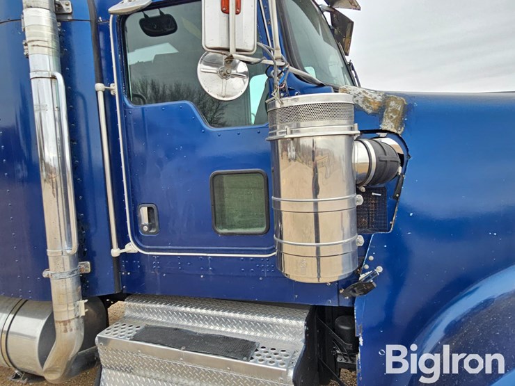 2005-kenworth-w900b-image-18