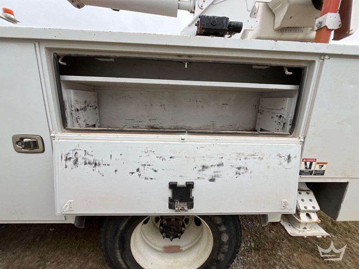 2018-freightliner-m2-106-image-24