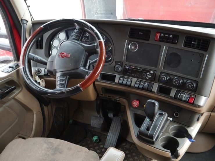 2016-kenworth-t680-image-28