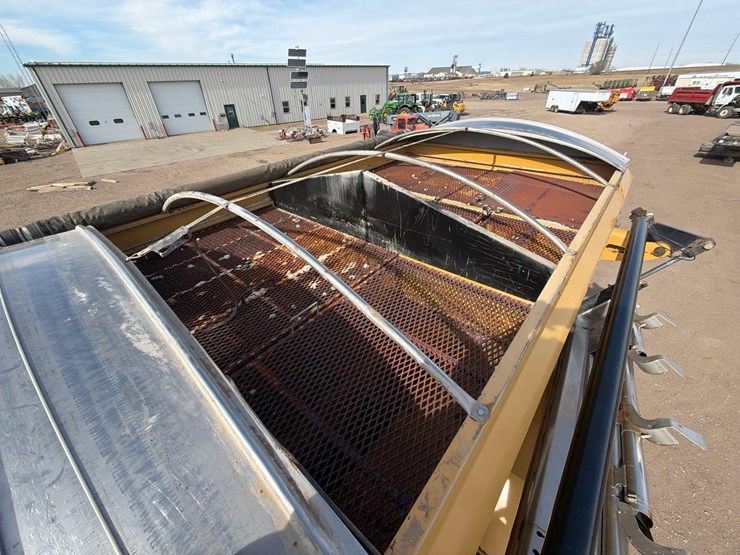 2016-agco-terragator-9300-image-8