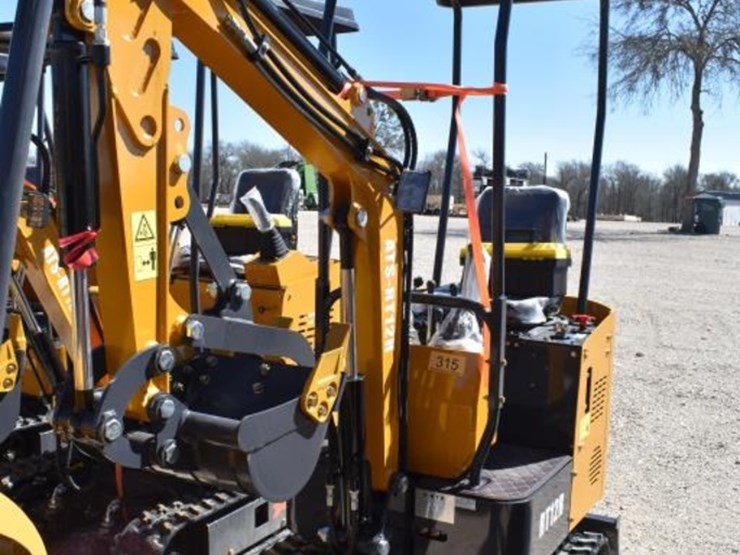 ats-rt12r-mini-excavator-(serial-#-25121608)-image-1