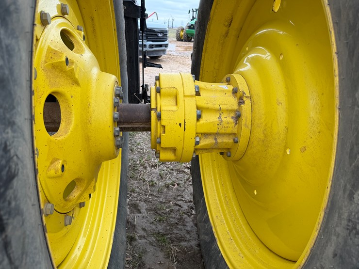 #38653-•-2017-john-deere-8270r-mfwd-tractor-image-12