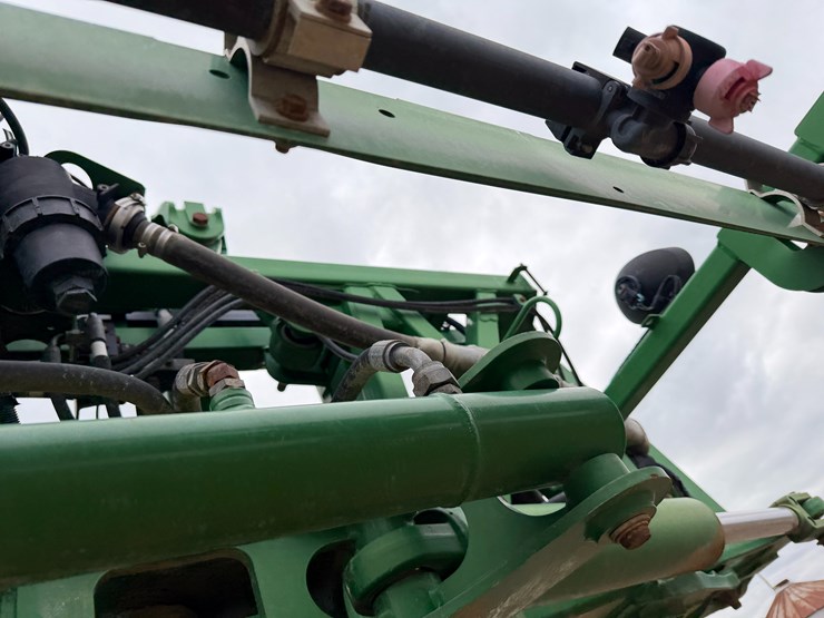 2015-john-deere-r4030-image-26