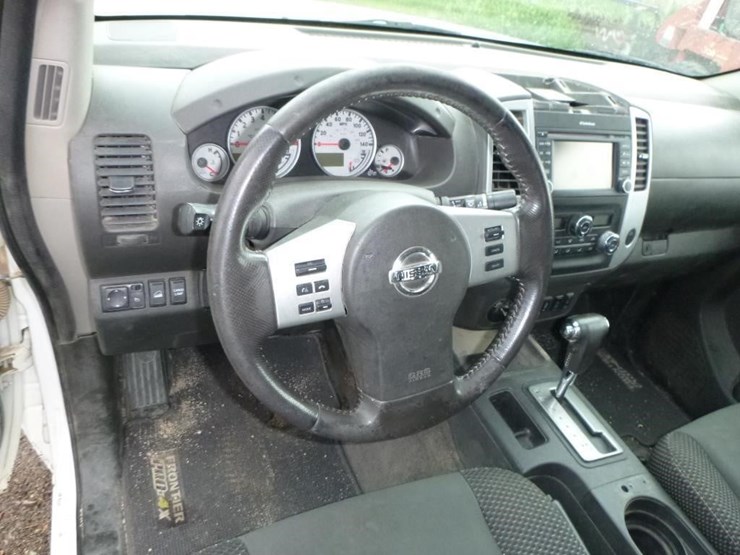 2016-nissan-frontier-image-10