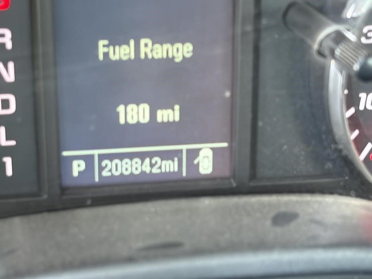 2017-chevrolet-2500-image-10