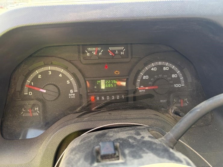 2011-ford-e350-image-17