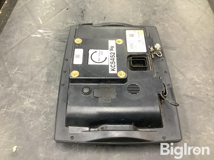 2021-case-ih-700-image-1