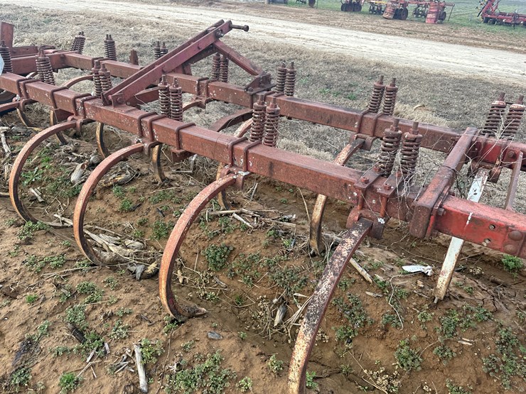 #38726-•-14'-chisel-plow-image-12