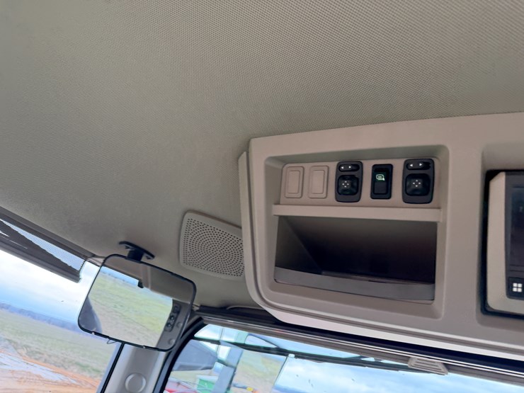 2022-john-deere-8r-280-image-69