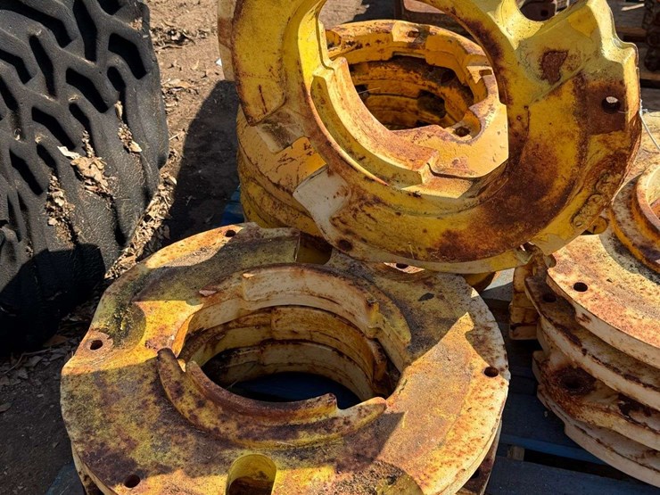 (4)-john-deere-wheel-weights-image-1