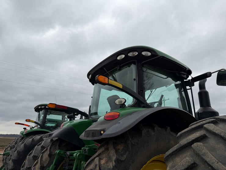 #38653-•-2017-john-deere-8270r-mfwd-tractor-image-40