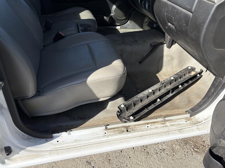 2011-chevrolet-colorado-image-16