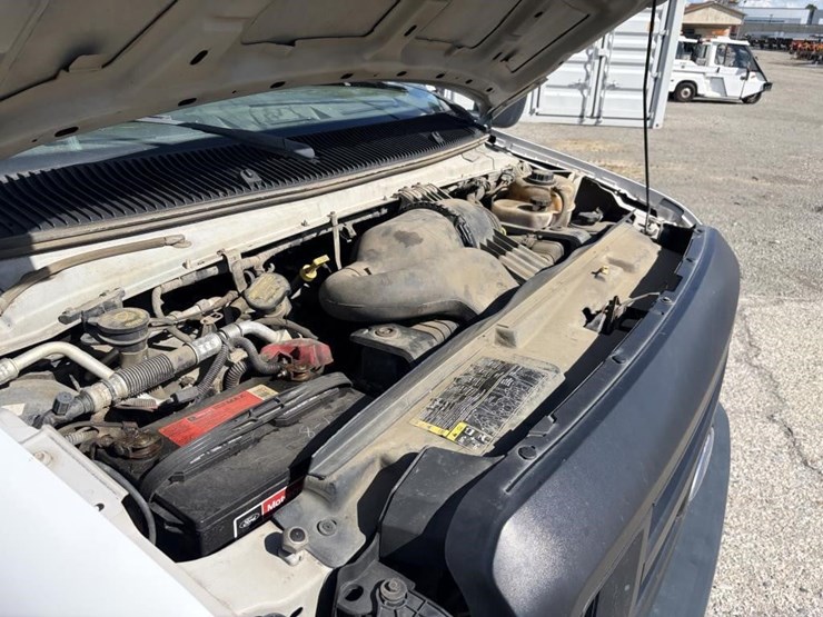 2011-ford-e350-image-7