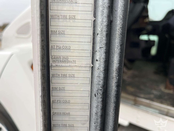 2002-kenworth-t300-image-6