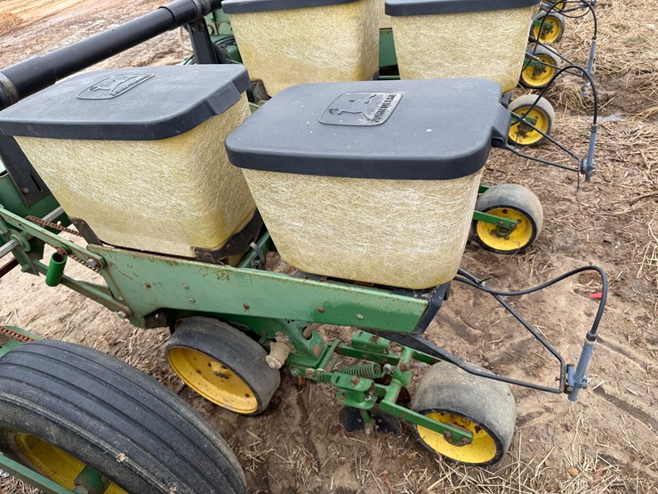 john-deere-7300-image-25