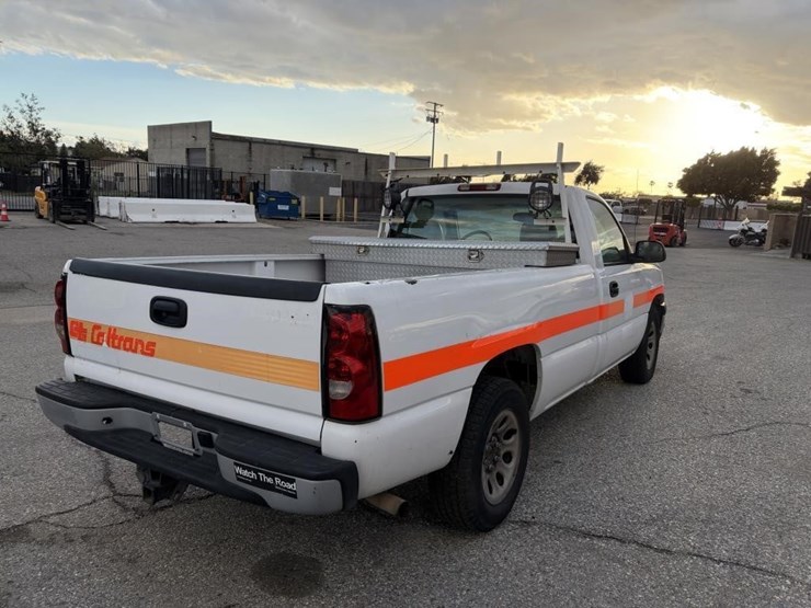 2006-chevrolet-1500-image-3