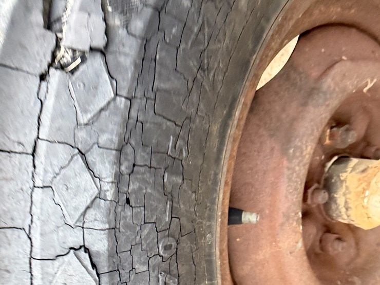 john-deere-4045t-image-5