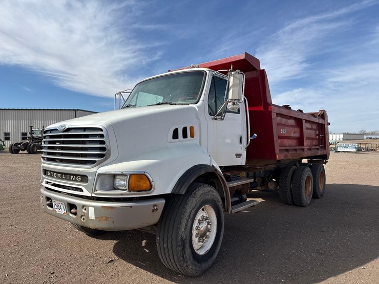 2005-sterling-lt8500-image-1