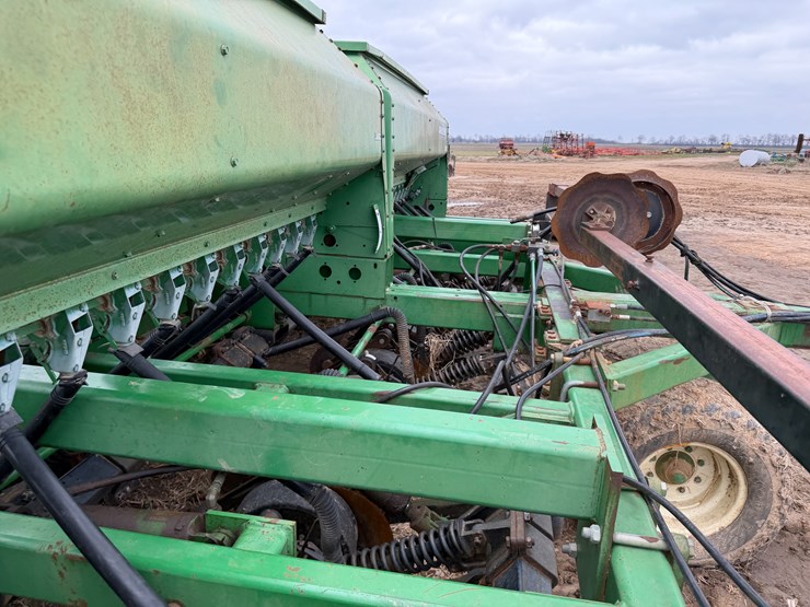 john-deere-1560-image-45
