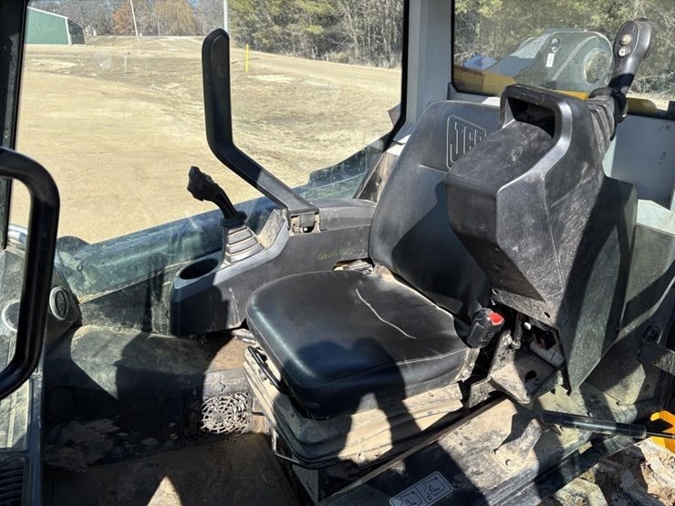 2019-jcb-270t-image-12