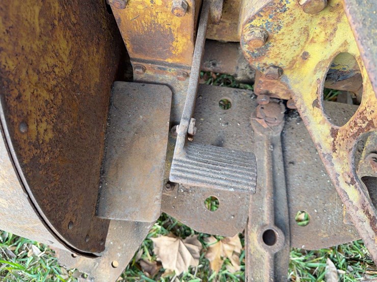 caterpillar-thirty-image-31