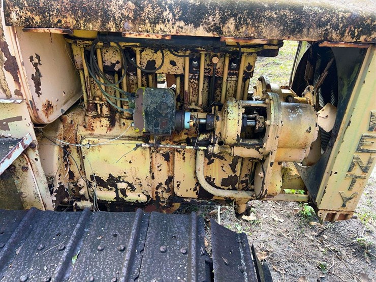 caterpillar-twenty-image-15