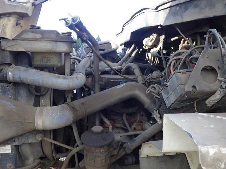 2007-international-7600-image-10