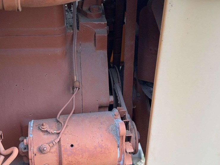 minneapolis-moline-g706-image-34