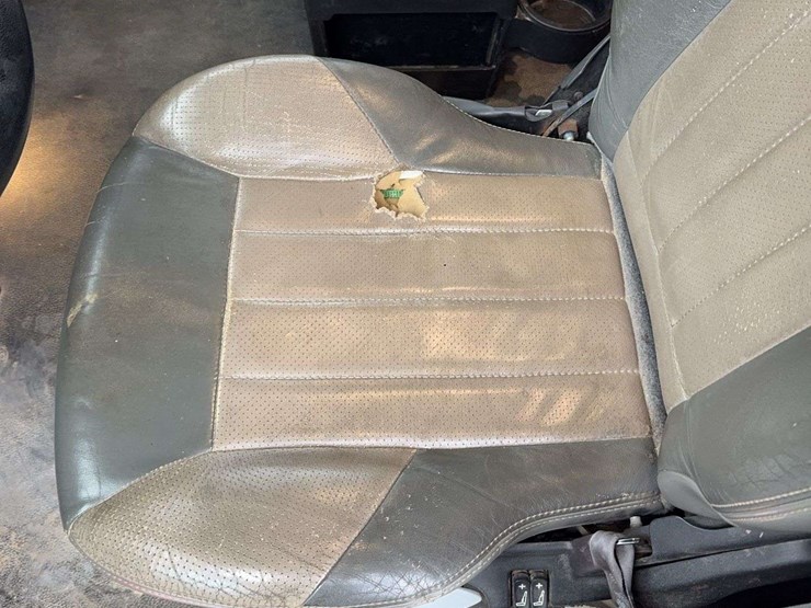 2019-peterbilt-579-image-28