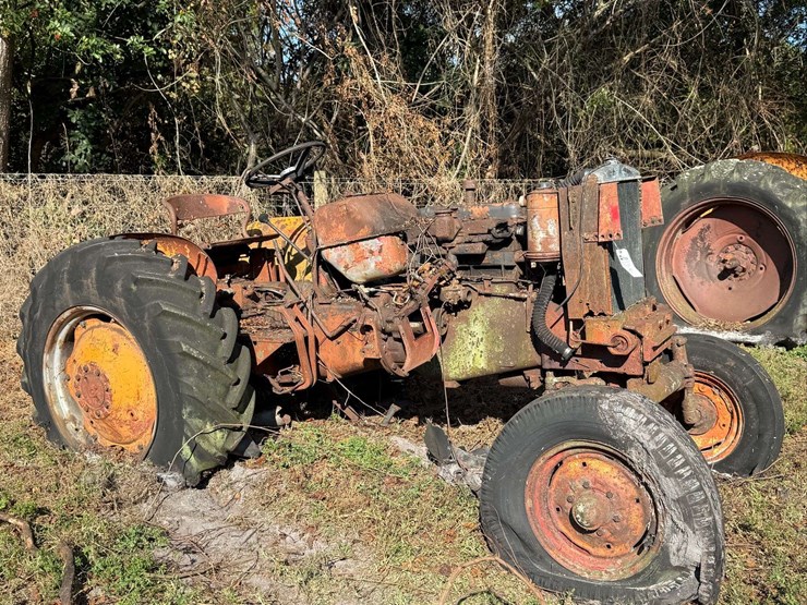 minneapolis-moline-parts-tractor-image-1