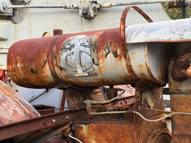 twin-city-21-32-tractor-image-14