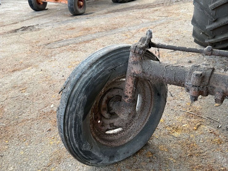 minneapolis-moline-u302-image-40