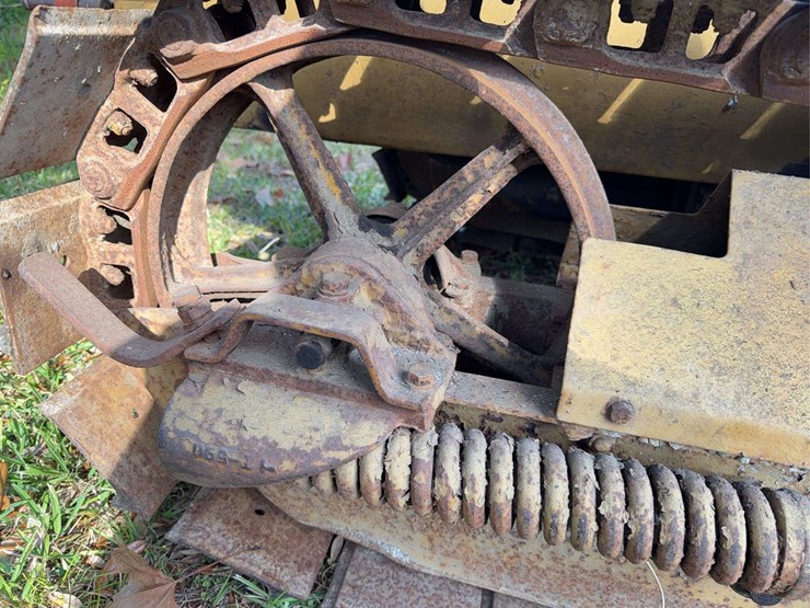 caterpillar-ten-gas-crawler-image-31