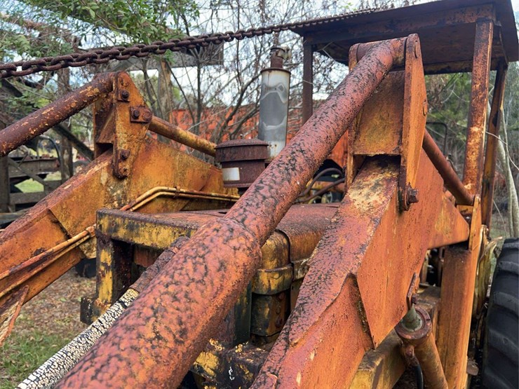 minneapolis-moline-diesel-backhoe-image-14