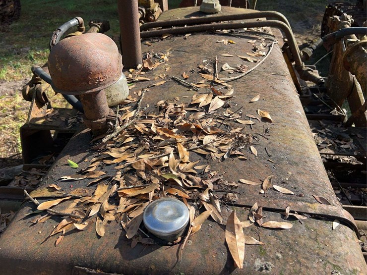 caterpillar-r2-image-11