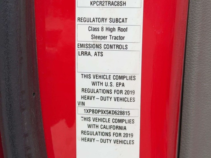 2019-peterbilt-579-image-11