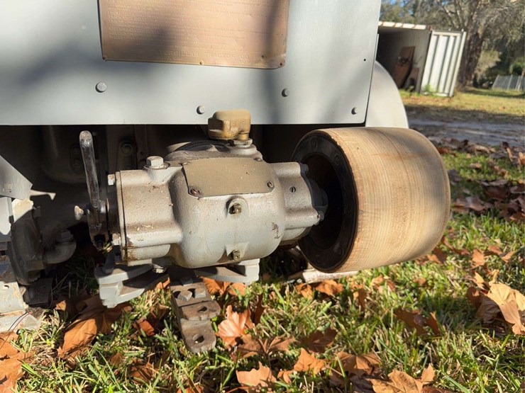 caterpillar-ten-orchard-image-49