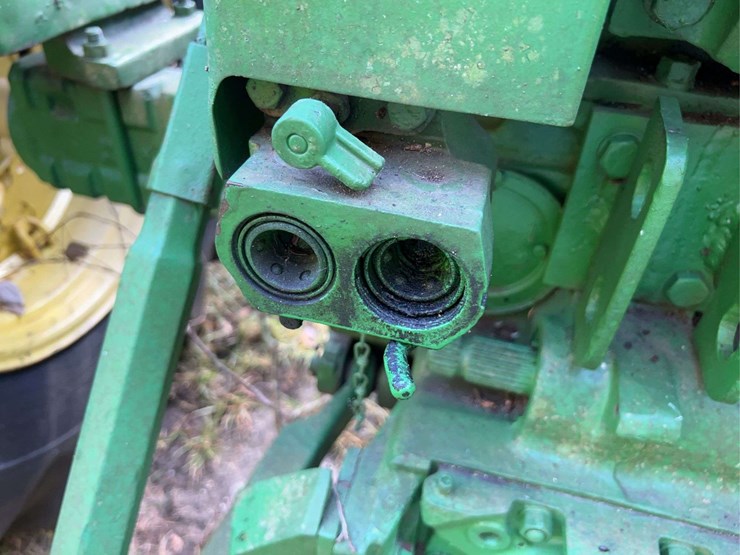 john-deere-3020-image-52