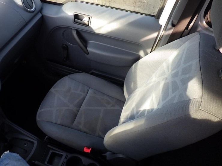 2013-ford-transit-connect-image-35