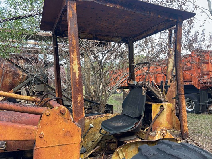 minneapolis-moline-diesel-backhoe-image-23